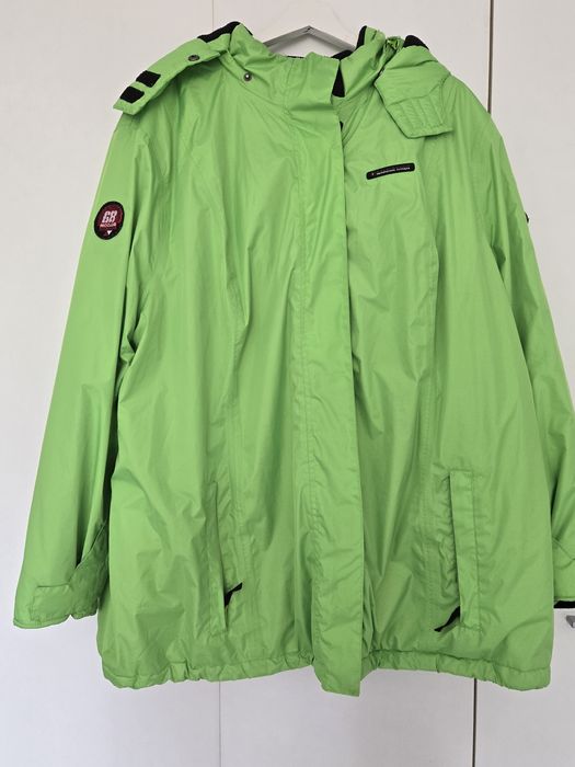 Duża ciepła  kurtka z kapturem