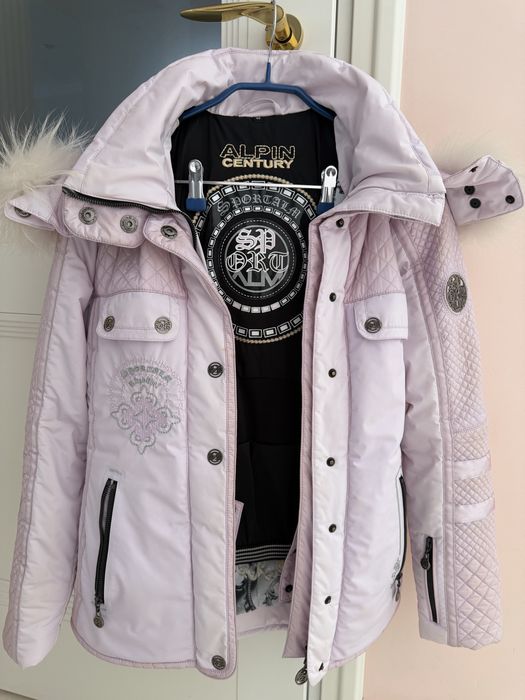 Жіночий гірськолижний костюм