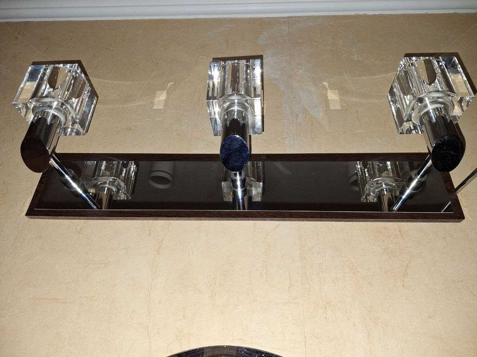 Бра настінне на три лампт