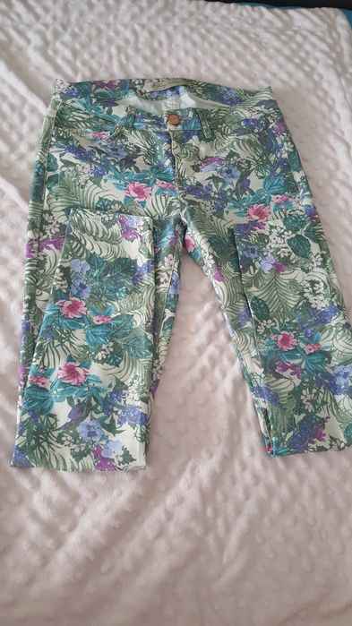 Calça Skinny novas-Lefties