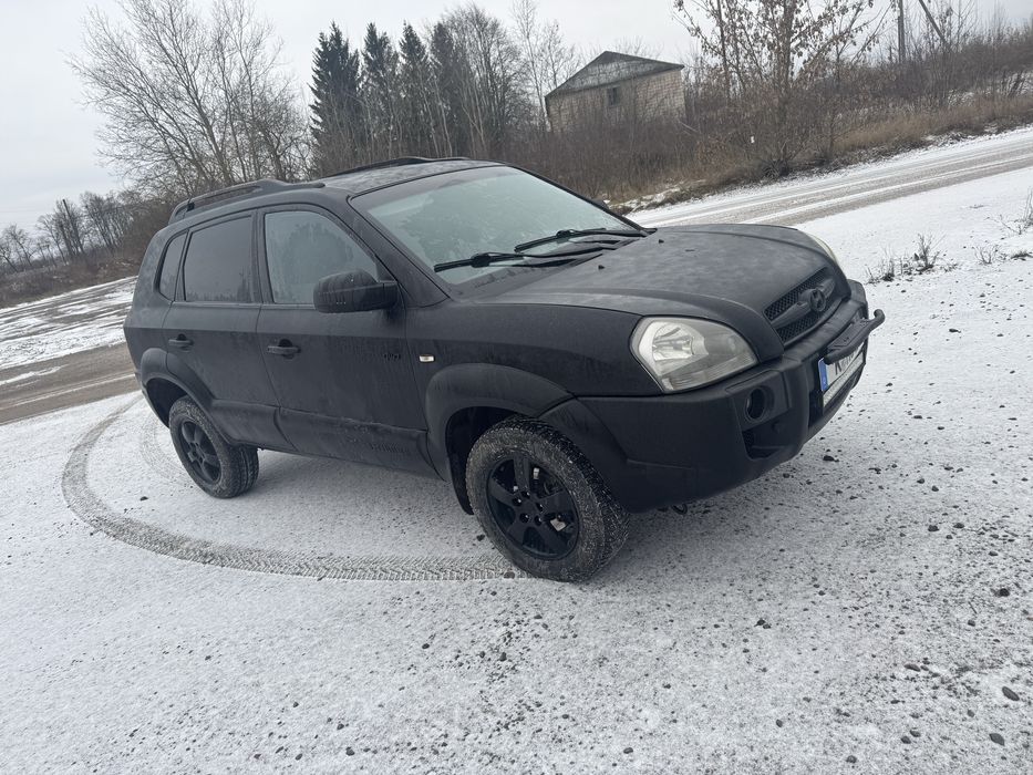 Туксон 2 літра дизель повністю на ходу.