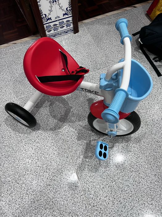 Bicicleta de tres rodas bebe