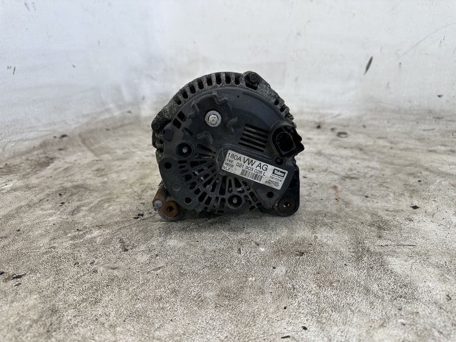 Volkswagen Passat B6 alternator 2.0 TDI 14V 180A