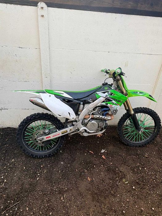 Kawasaki KX 450 – Potência, Fiabilidade e Bom Estado