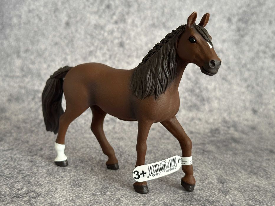 Schleich - zestaw 2 konie + 2 źrebaki 17123, 17124, 17077, 17127 nowe