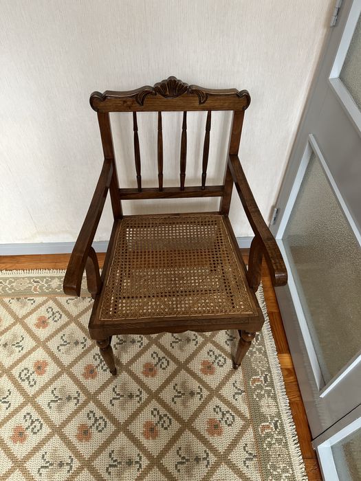 Cadeira de braços em palhinha