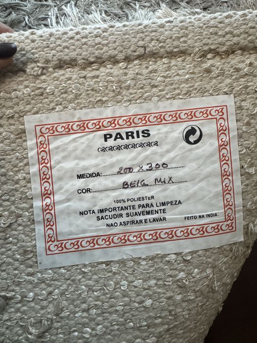 Carpete bege 2m X 3m