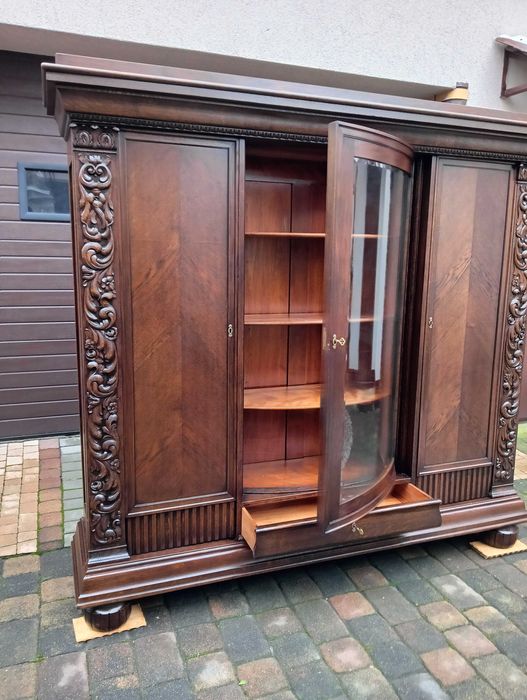 Biblioteka antyk zdobiony gabinet po renowacji