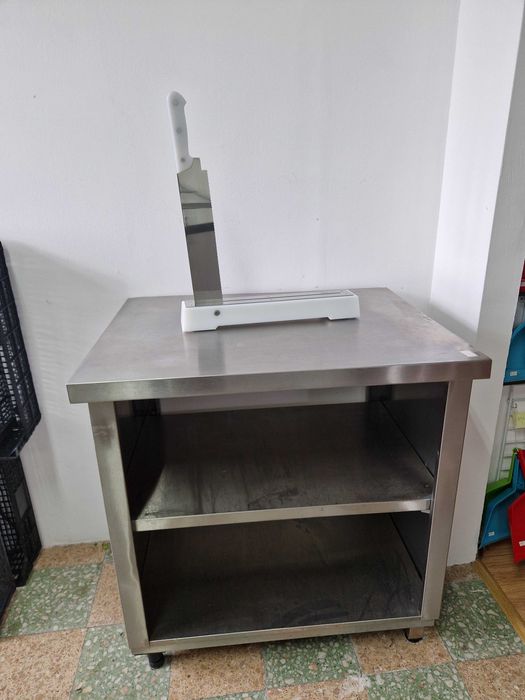 Mesa em inox 88x80x62 com faca nova