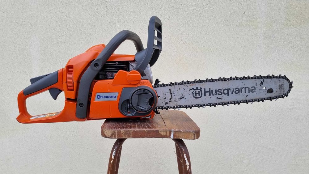 Motosserra Husqvarna  + Einhell Corta-Sebes A Bateria GE-CH 18551 Li