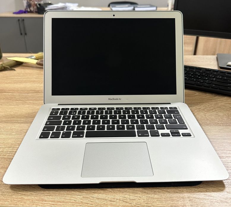 Apple MacBook Air "13 8/128 (A1466)