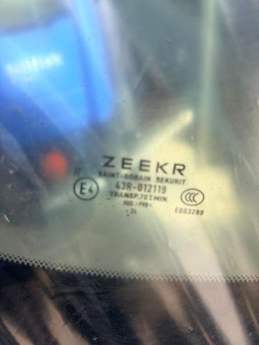 Лобове скло нове ZEEKR 001