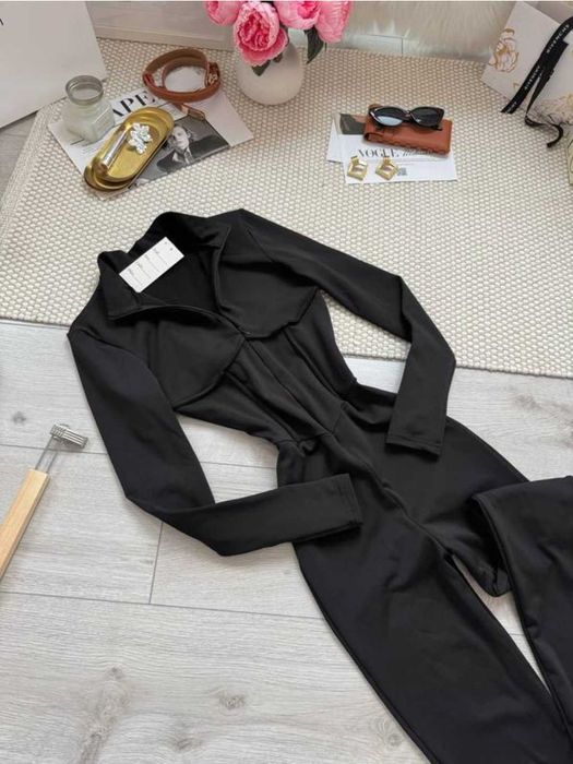 Теплый комбинезон на микрофлисе с корсетными швами размер М