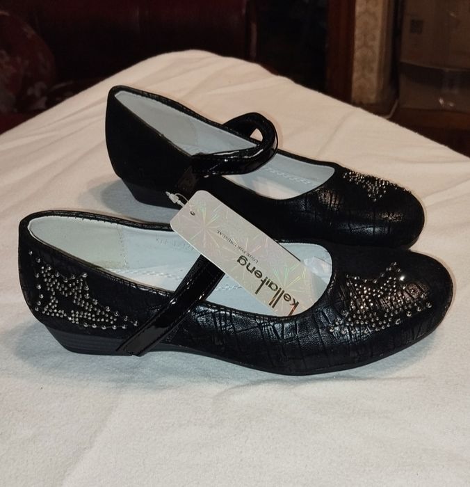 Туфлі для дівчинки