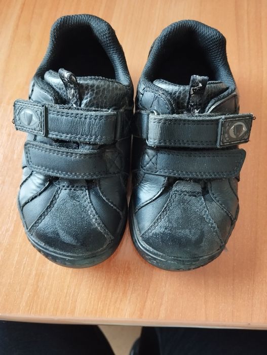 Продам дитячі  кросівки 24 розмір