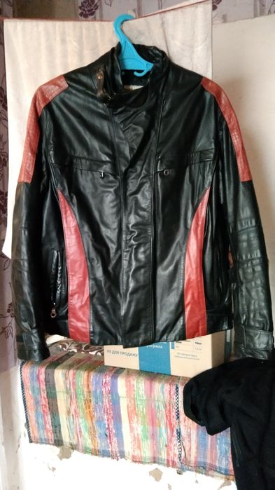 Продам мужскую кожаную куртку. В прекрасном состоянии, цена договорная