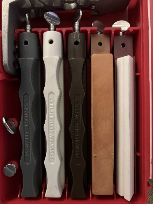 Продаю заточну систему Lansky + тримач + гумка для чищення каменів