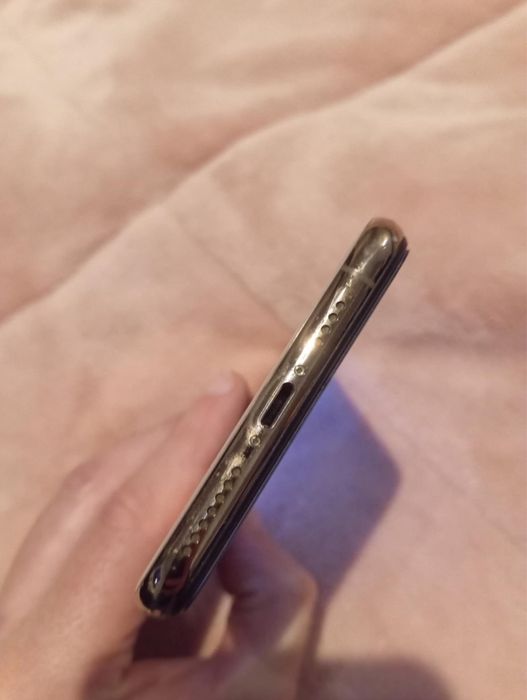 Iphone XS Max Dourado