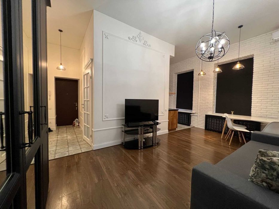 1к ВИП Центр Прорезная метро Золотые ворота,Театральная Подобово