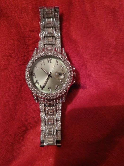 Продам Красивые Часы