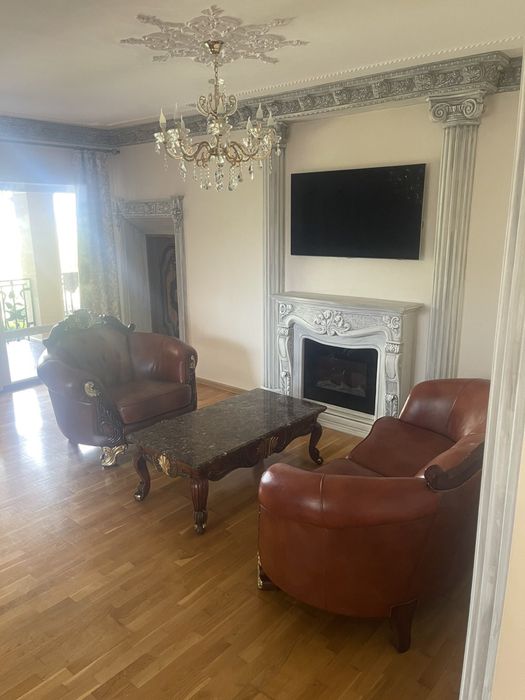 Продаж будинку