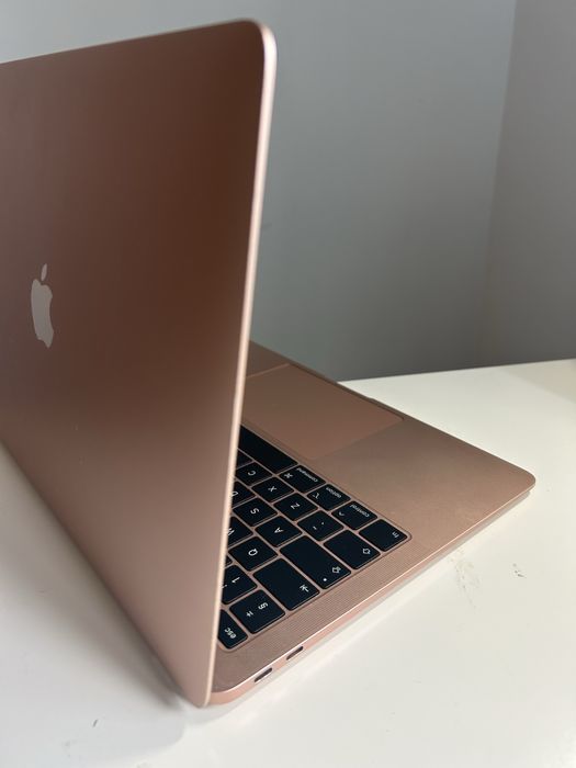 Macbook Air 2018446402610731438083