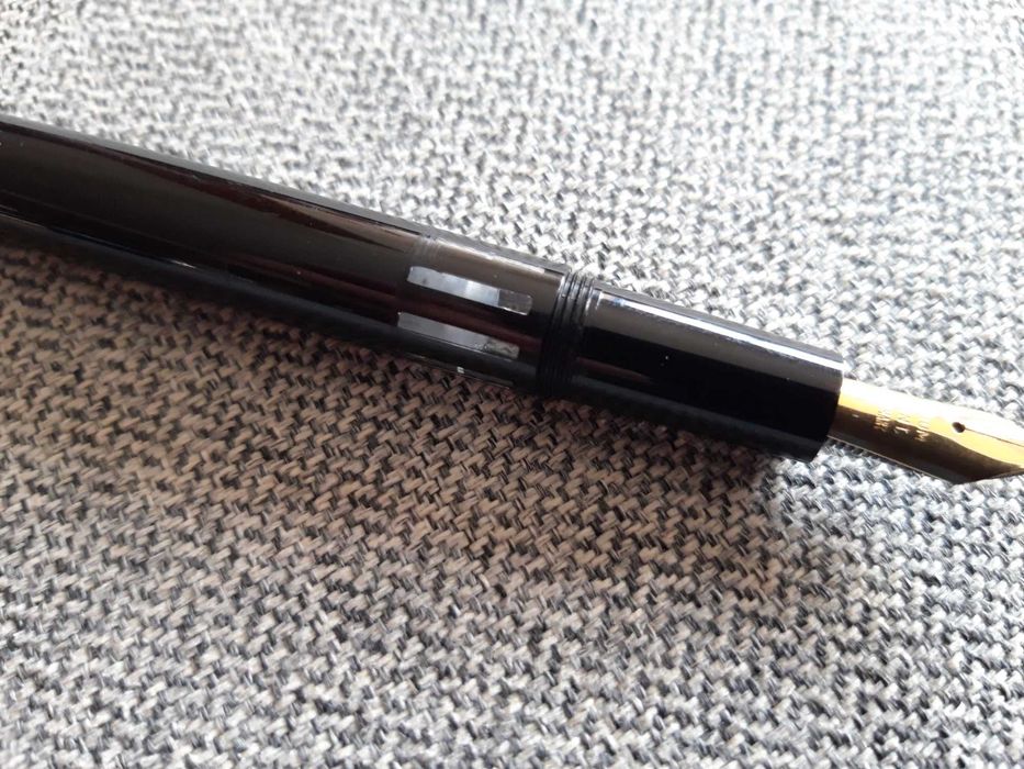 Caneta de tinta permanente