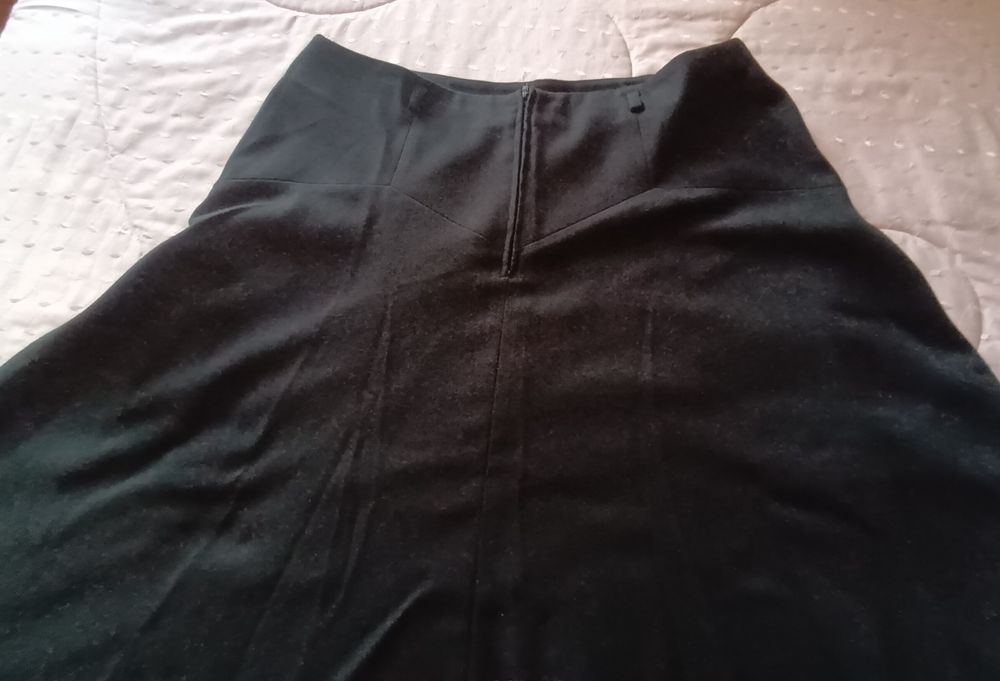 Saia preto em design  godé