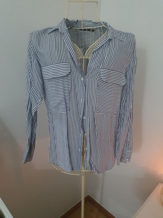 Camisa profissional azul e branca