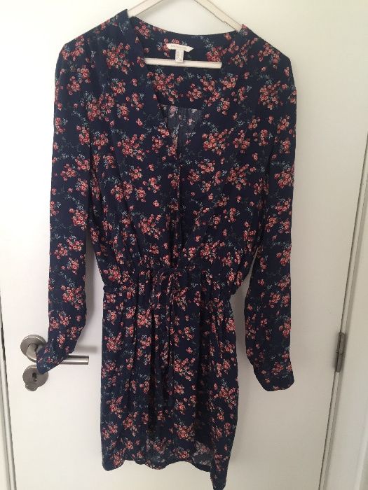 Roupa Feminina (blusas e vestido)