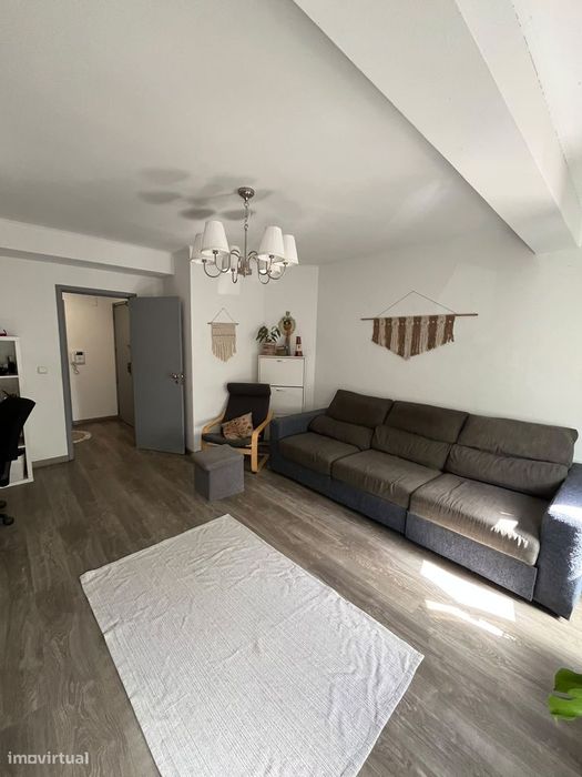Apartamento T2 na Rua da Fenache, Caparica