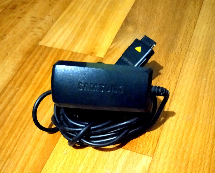 Блок питания для телефона