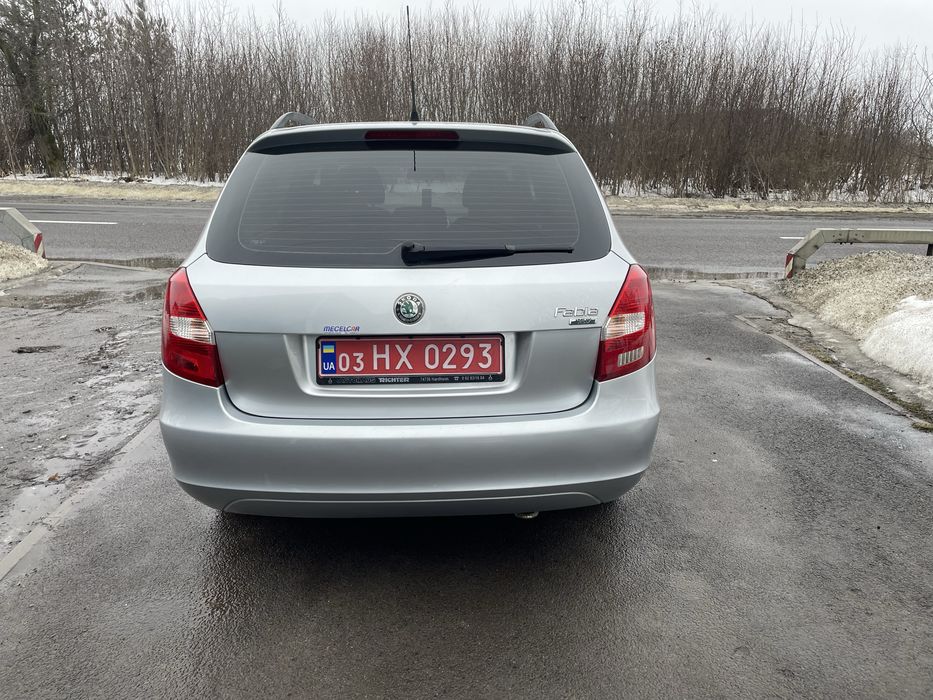 Автомобіль Шкода Фабія 2008року
