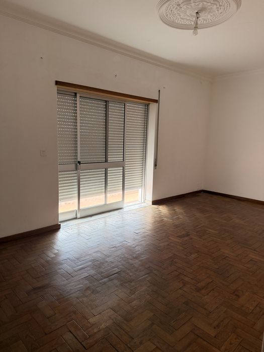 Arrenda-se apartamento