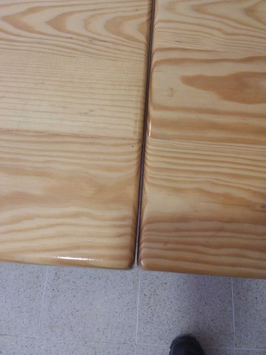 mesa em pinho maciço extensivel para 12 pessoas usada 1 vez