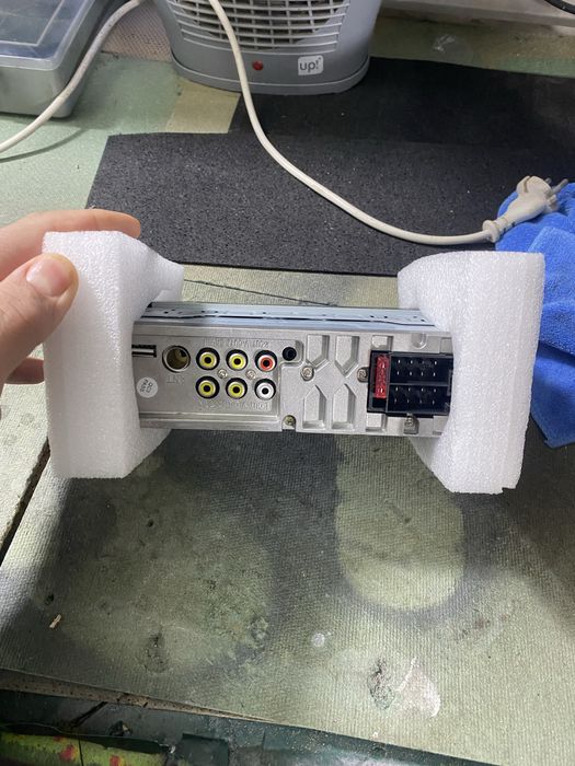 Автомагнітола  з Apple Carplay Android Auto