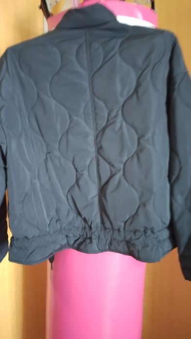 Куртка демісезонна жіноча.