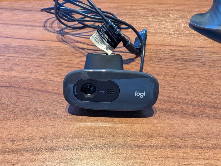 Webcam LOGITECH C270 (HD - 3 MP - Microfone Incorporado)