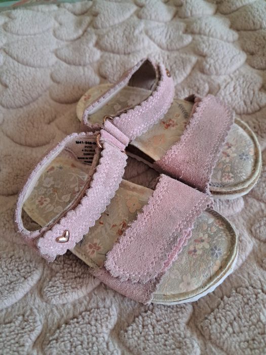 Босоножки на девочку NEXT