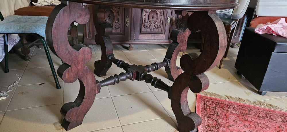 Mesa em madeira maciça extensivel