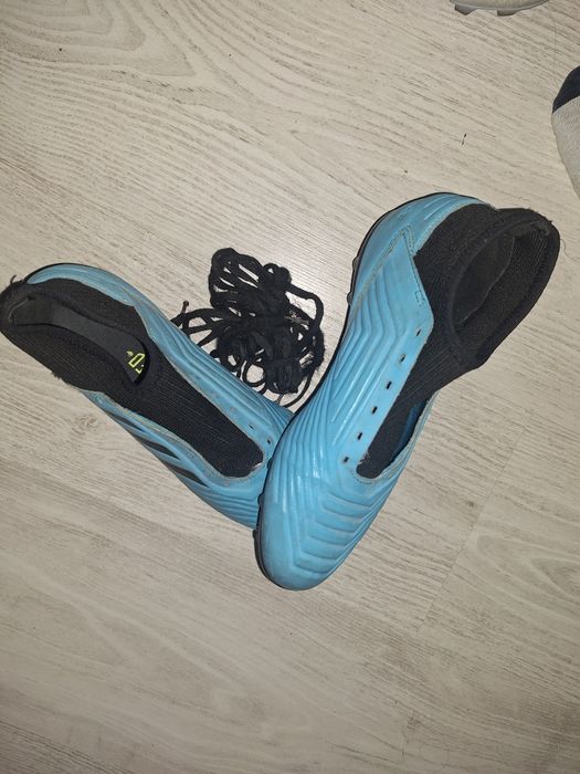 Pitons Adidas Predator