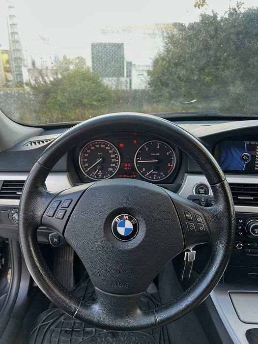 BMW 320d E91 LCI Sport Navigation Full extras