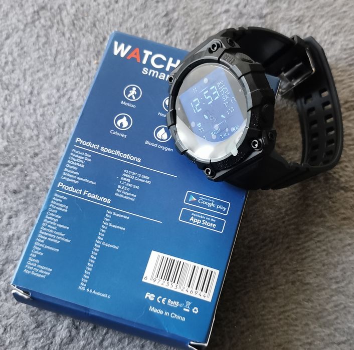 Smartwatch w typie G-Shocka, sportowy wygląd, duży, masywny, nowy