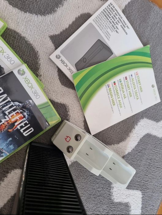 Xbox 360 S Slim + 3 pady + stacja ładowania + gry