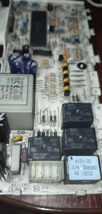 Продам по запчастям стиральную машину Indesit W105TX R BG (Made in Italy)