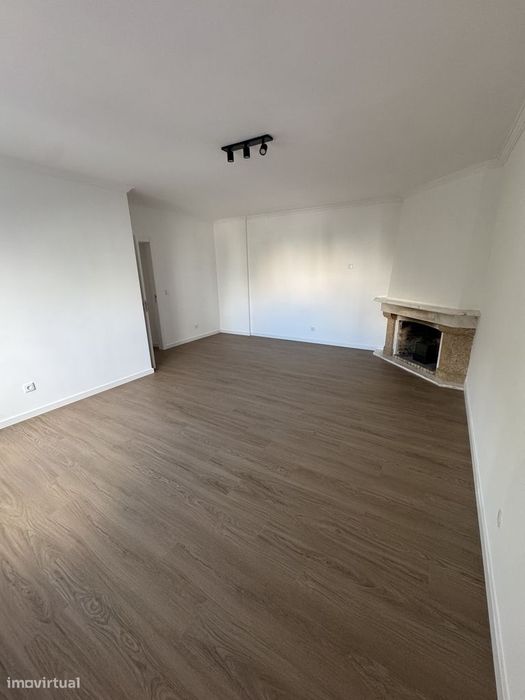 Apartamento T2 Com Elevador | Rinchoa – Rio De Mouro