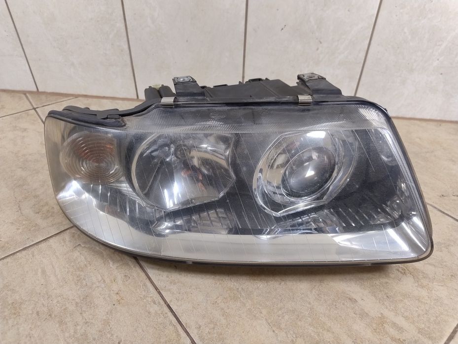 Reflektor lampa soczewka prawa Audi a3 8L0 lift 00-03 hella Europa
