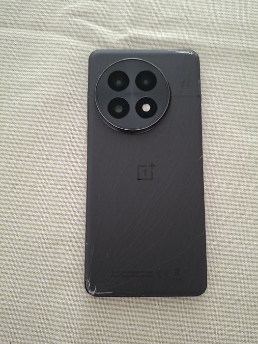 OnePlus 13 – 16GB RAM / 512GB ROM | 100% Funcional