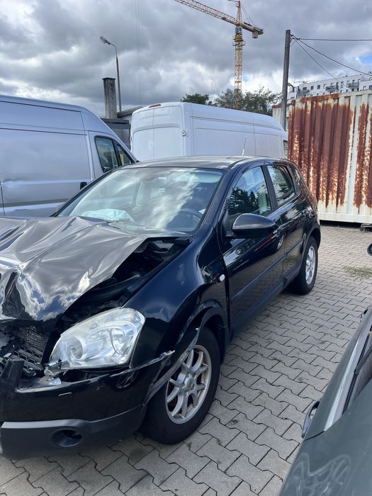 Nissan Qashqai J10 2.0 benzyna 2008 – cały samochód na części, po kolizji