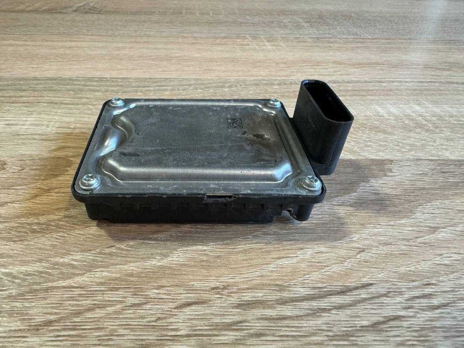 Датчики парктроніки Tesla Model 3